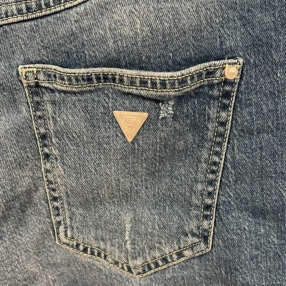 Guess cotton denim shorts . Size 31 - Picture 4 of 8